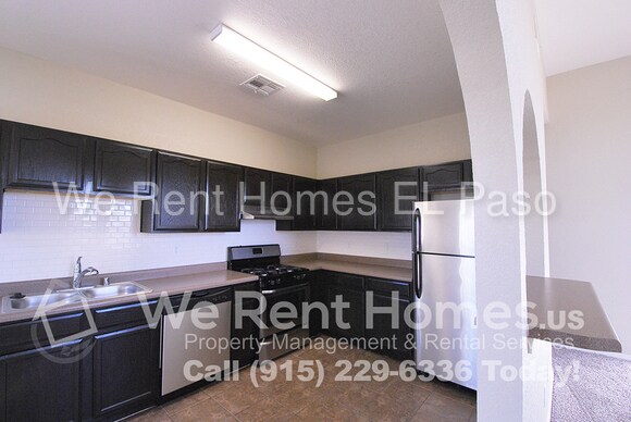 Building Photo - 14275 Desierto Bonito Ave