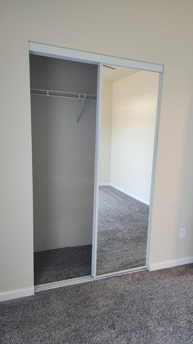 Foto del edificio - 5238 Edgewood Ln