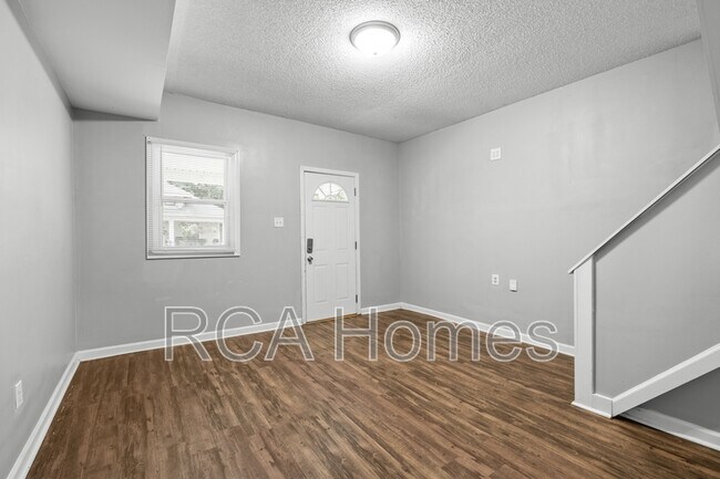 Building Photo - 1533 Draper St