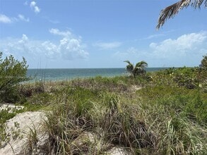Building Photo - 609 Ocean Dr