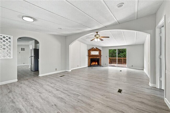 Foto del edificio - 8155 Knight Ln