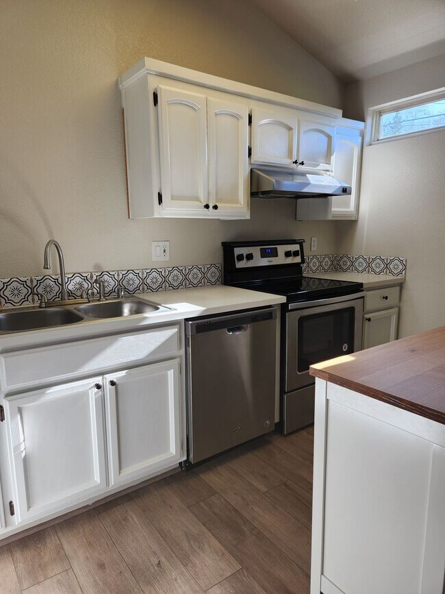 Foto del edificio - 1 Bdrm, 1 Bath ADU near Sutter Street - Historic Folsom