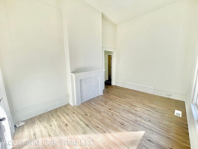 Building Photo - 3 br, 1 bath House - 500 E Whittington St