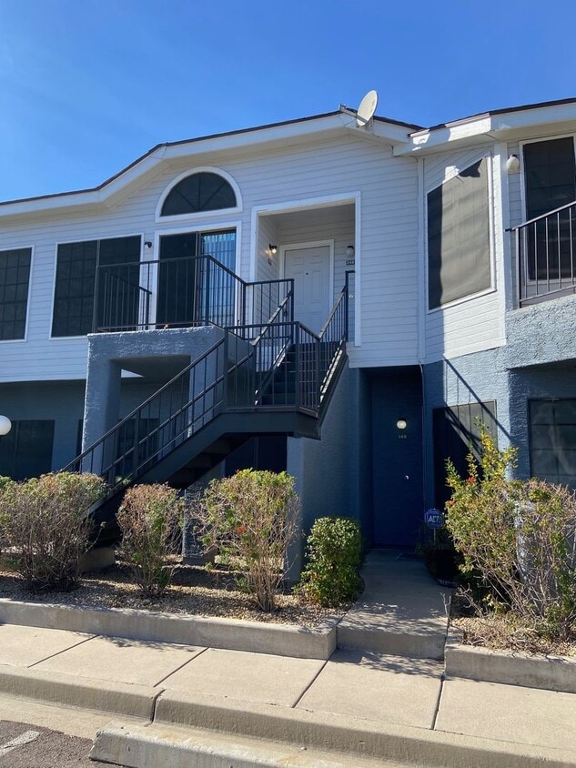 1 Bedroom 1 bath w/attached garage - 1 Bedroom 1 bath w/attached garage