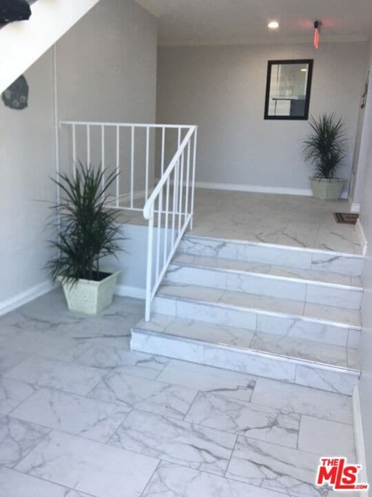 Foto del edificio - 12205 Gorham Ave