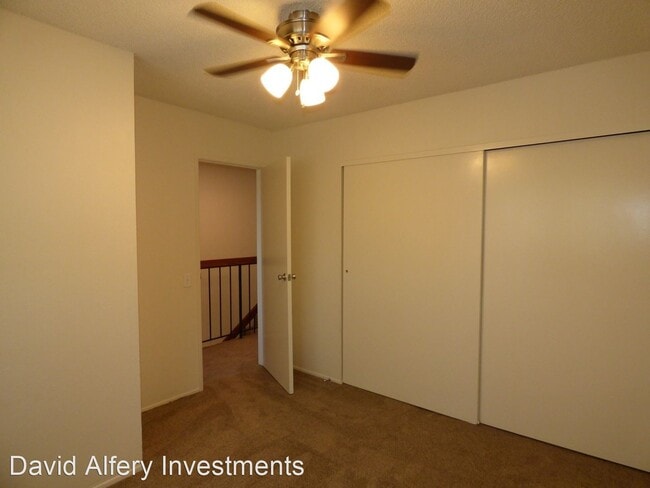 Building Photo - 5065 Thorne Dr