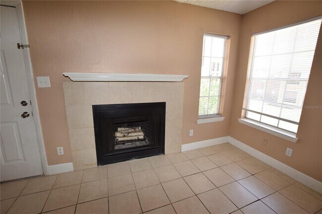 Foto del edificio - 5540 Devonbriar Way