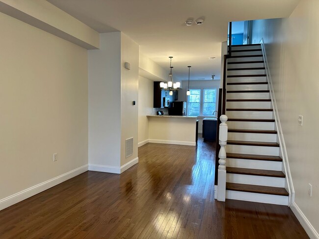 Foto del edificio - Charming  2Bed/2Bath in Patterson Park