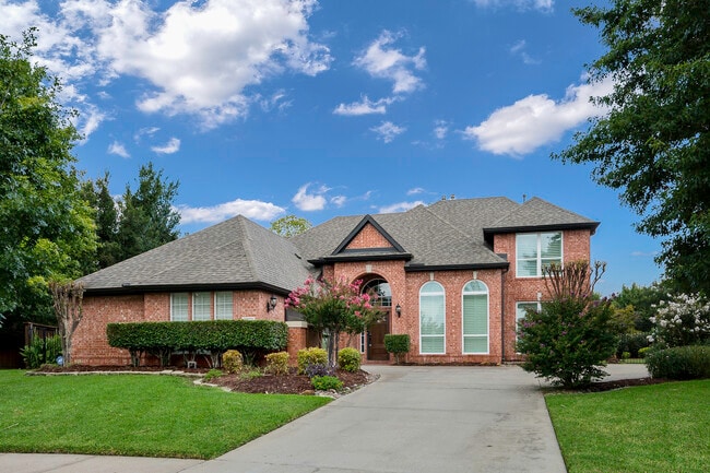 Building Photo - 2912 Meadow Glen Dr