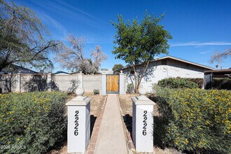 Building Photo - 2226 W Heatherbrae Dr