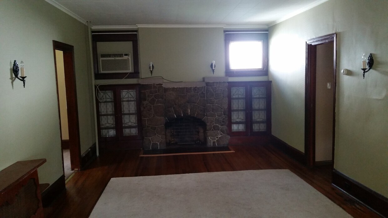 living room - 1286 Exeter Ave