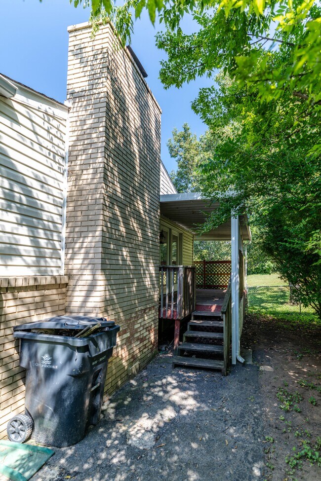 Foto del edificio - 2139 W Gilbert Ln