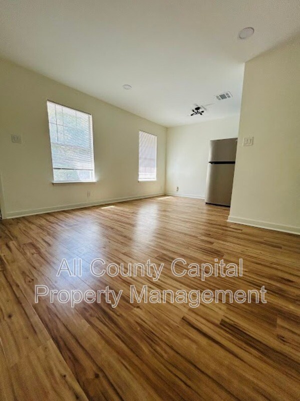 Foto del edificio - 3432 Willowrun Dr