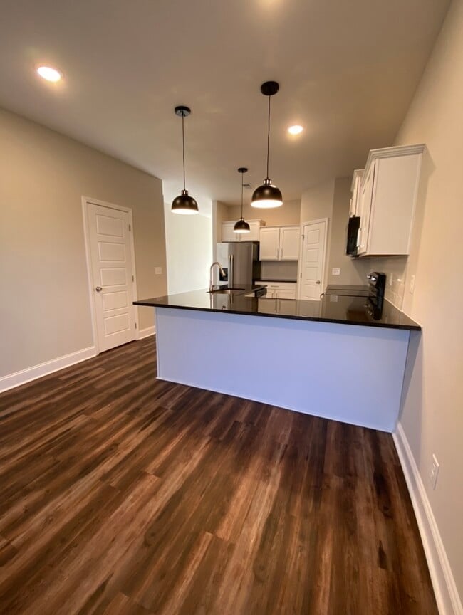 Building Photo - 1035 Glenkirk Dr