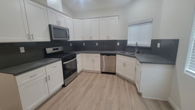 Building Photo - 8415 Grandy St