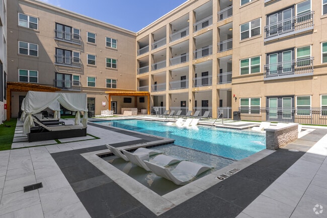 Building Photo - Lennox at West Village