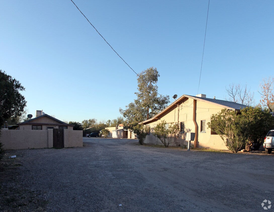 Building Photo - 3212 E Fort Lowell Rd