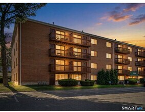 Building Photo - 2320 Harbor View Dr