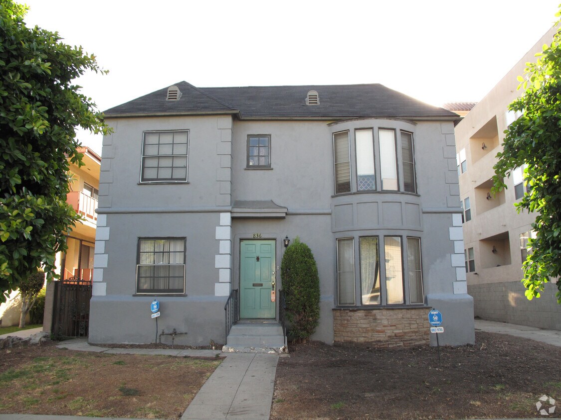 Building Photo - 836 N Alfred St