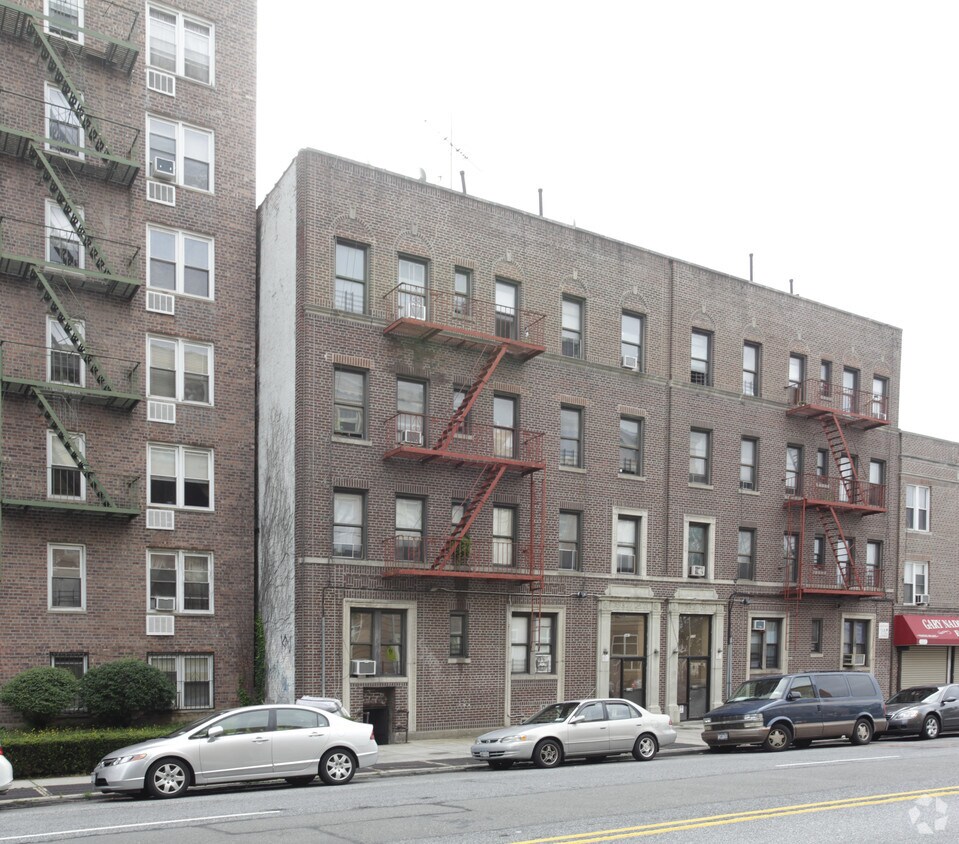 Foto principal - 347 Mcdonald Ave