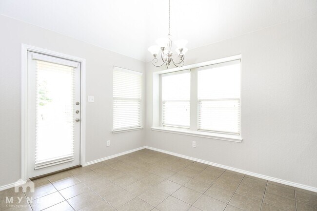 Building Photo - 649 Minkel Dr
