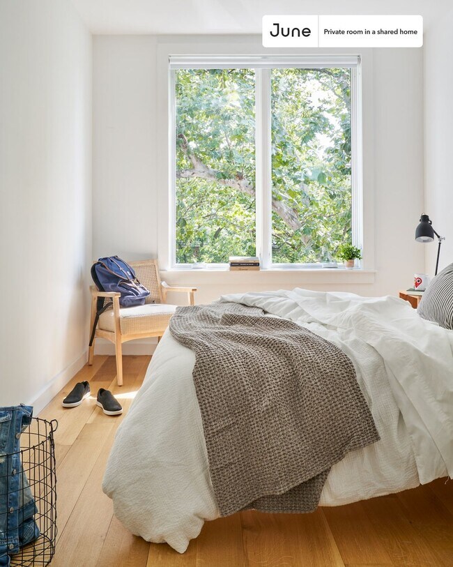 Building Photo - Charming ROOM at The Apollo House