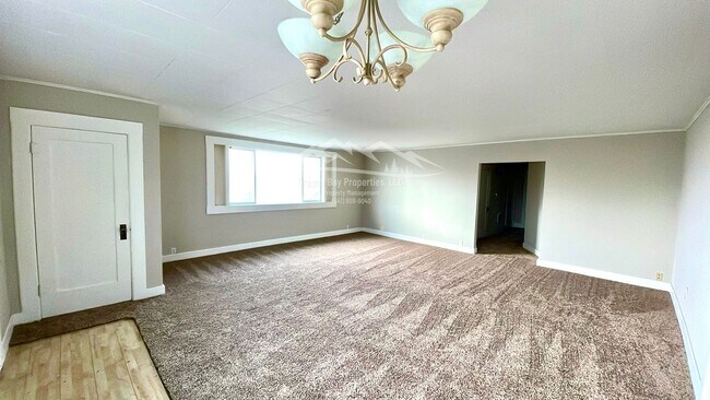 Foto del edificio - N. Dean St Apts.