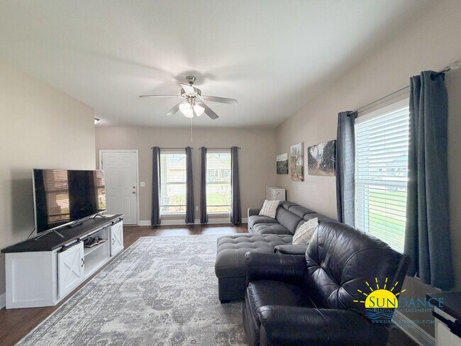 Foto del edificio - Spacious 4BR Home in Treasure Isle Estates in Navarre!