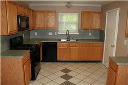 Building Photo - 7007 Durango Dr