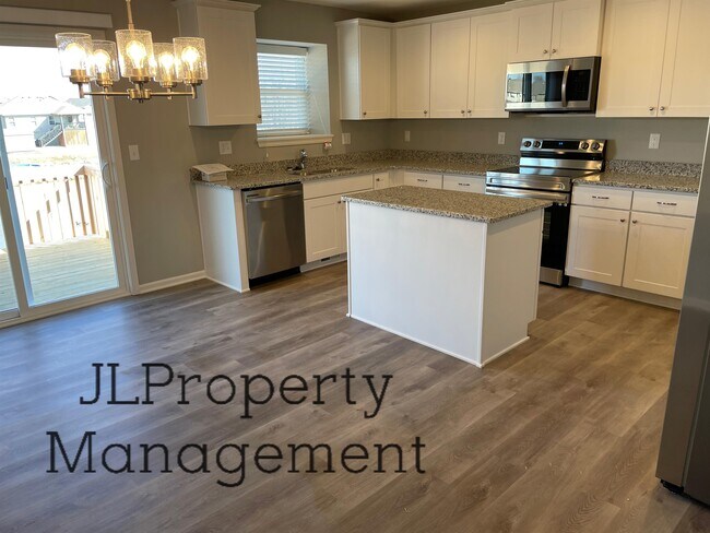 Foto del edificio - 605 Poplar Ct