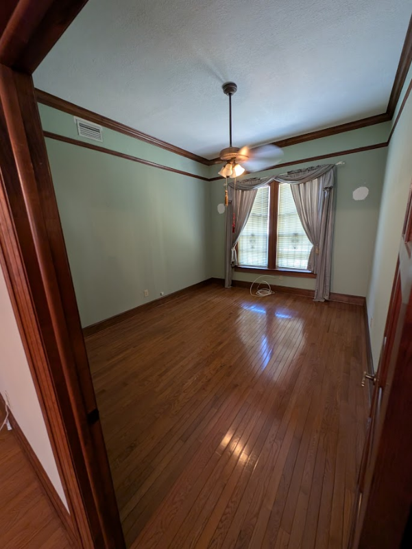 Building Photo - 215 S Cedar Ave