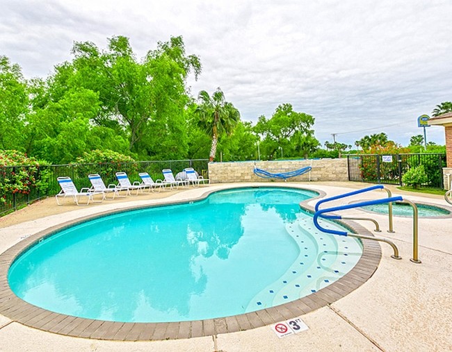 Piscina - Sunshine RV Resort