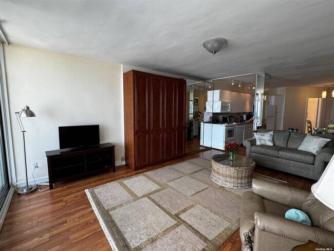 Foto del edificio - 830 Shore Rd