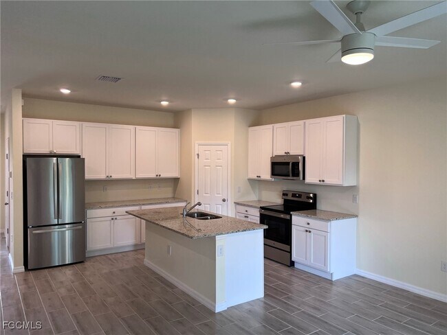 Foto del edificio - 4745-4747 27th St SW