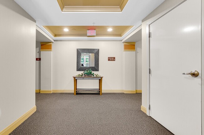 Building Photo - 425 Benjamin Dr