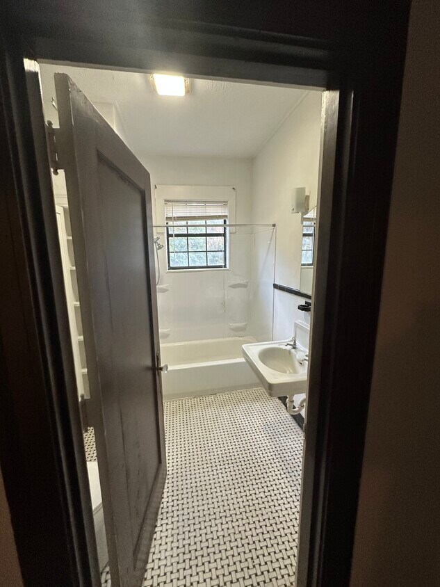 Foto del edificio - 1340 Hazel St