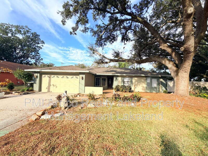 Foto del edificio - 222 Lakeview Dr