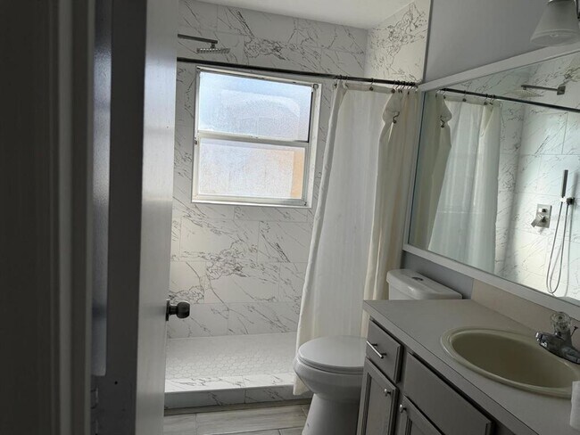 Foto del edificio - 11527 Wingham Ct