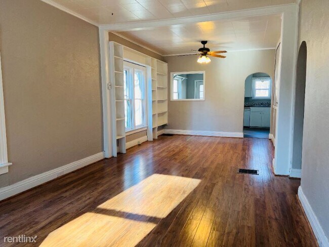 Building Photo - 3 br, 1 bath House - 215 Cobb St