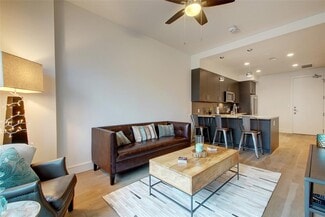 Building Photo - 222 West Ave