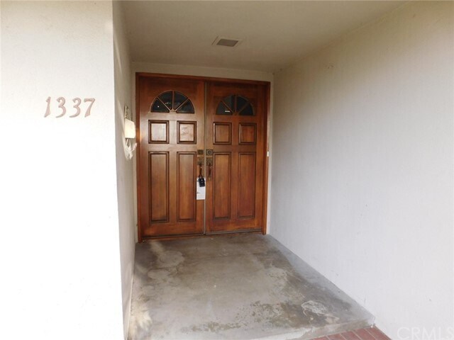 Building Photo - 1337 Riedel Ave