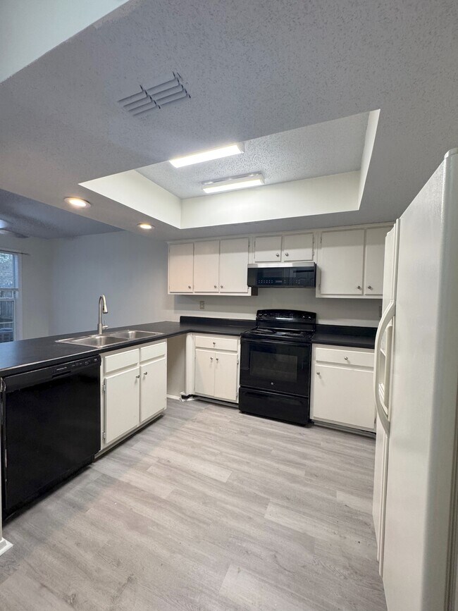 Foto del edificio - 3092 S Wesley Ct