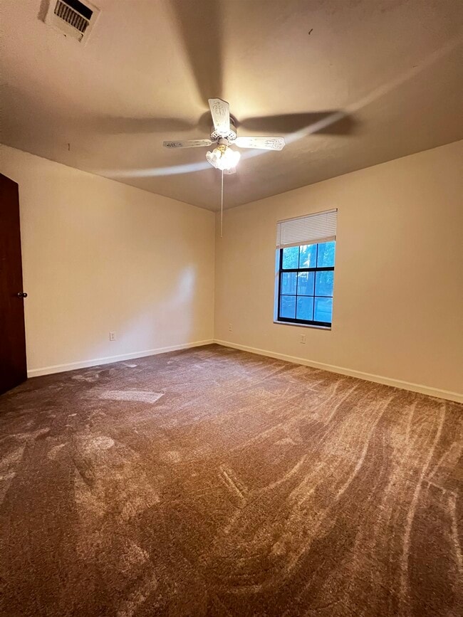 Building Photo - 5674 Lumberjack Ln