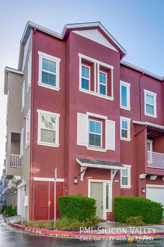 Primary Photo - Beautiful Condo Centrally Located