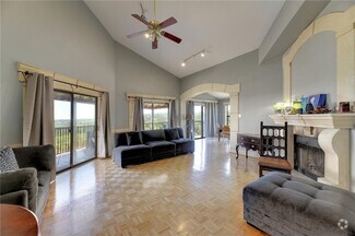 Building Photo - 1712 Lakeshore Dr