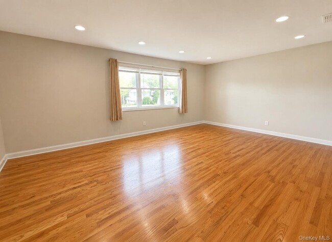 Building Photo - 83 Heitz Pl