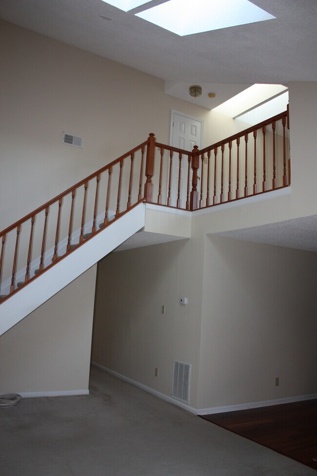 Loft - 12102 Greenwood Ct
