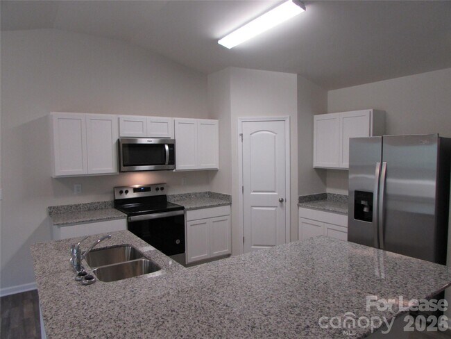 Foto del edificio - 1385 Amberlight Circle