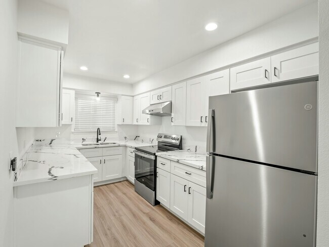 Foto del edificio - 2124 N Glenn Ave