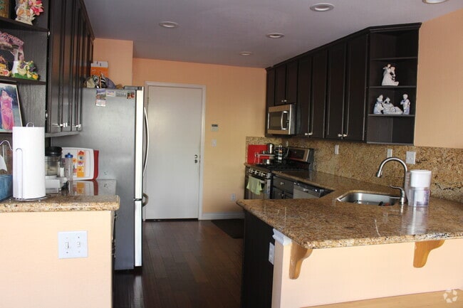 Building Photo - 338 Sutterwind Dr